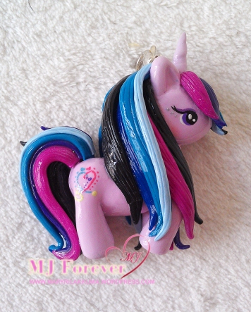 Mardelia pony charm gift from PinkSugarCotton!
