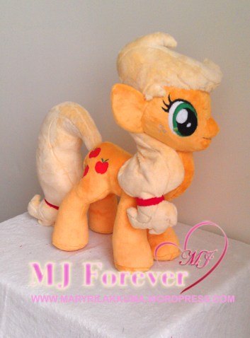 Applejack plushie by meeeeeeee!!!!!!