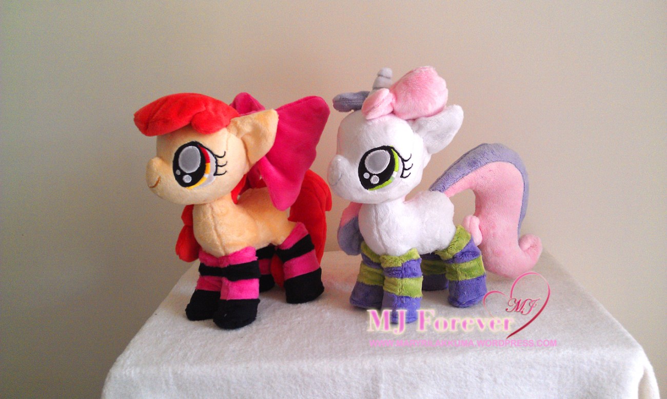 Apple Bloom and Sweetie Belle by SillyBunnies