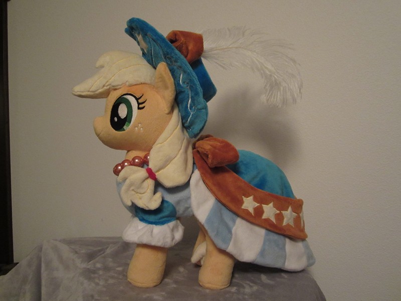 Then just put her hat and necklace on :D 