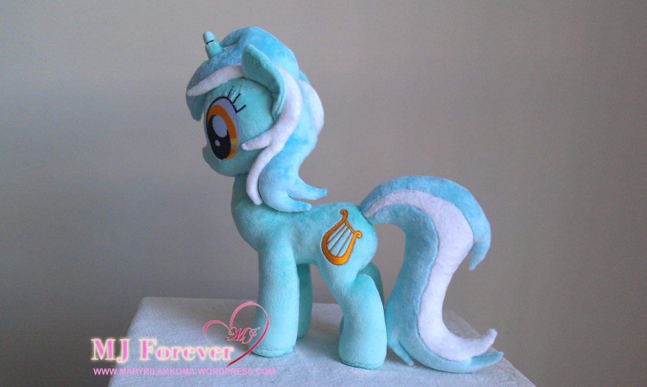 Lyra Heartstrings plushie sewn by meeee!!!  I'm keeping this one!