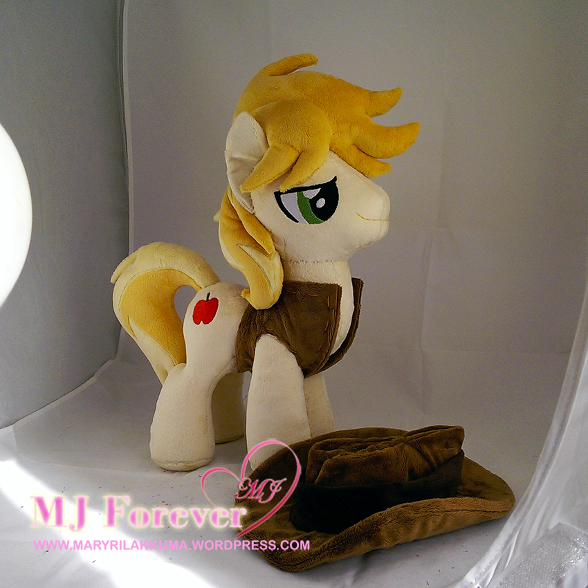 Braeburn plushie by meeee!!!