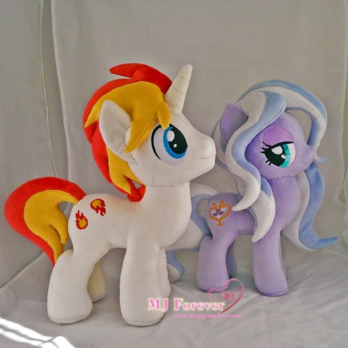Eclipse Flare plushie sewn by meee!!!! (stallion-mare comparison with Wisteria Bell)