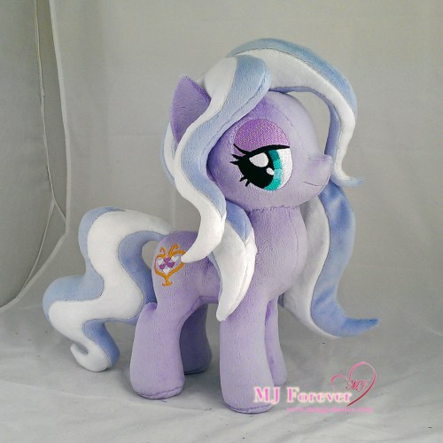 Wisteria Bell plushie sewn by meee!!!