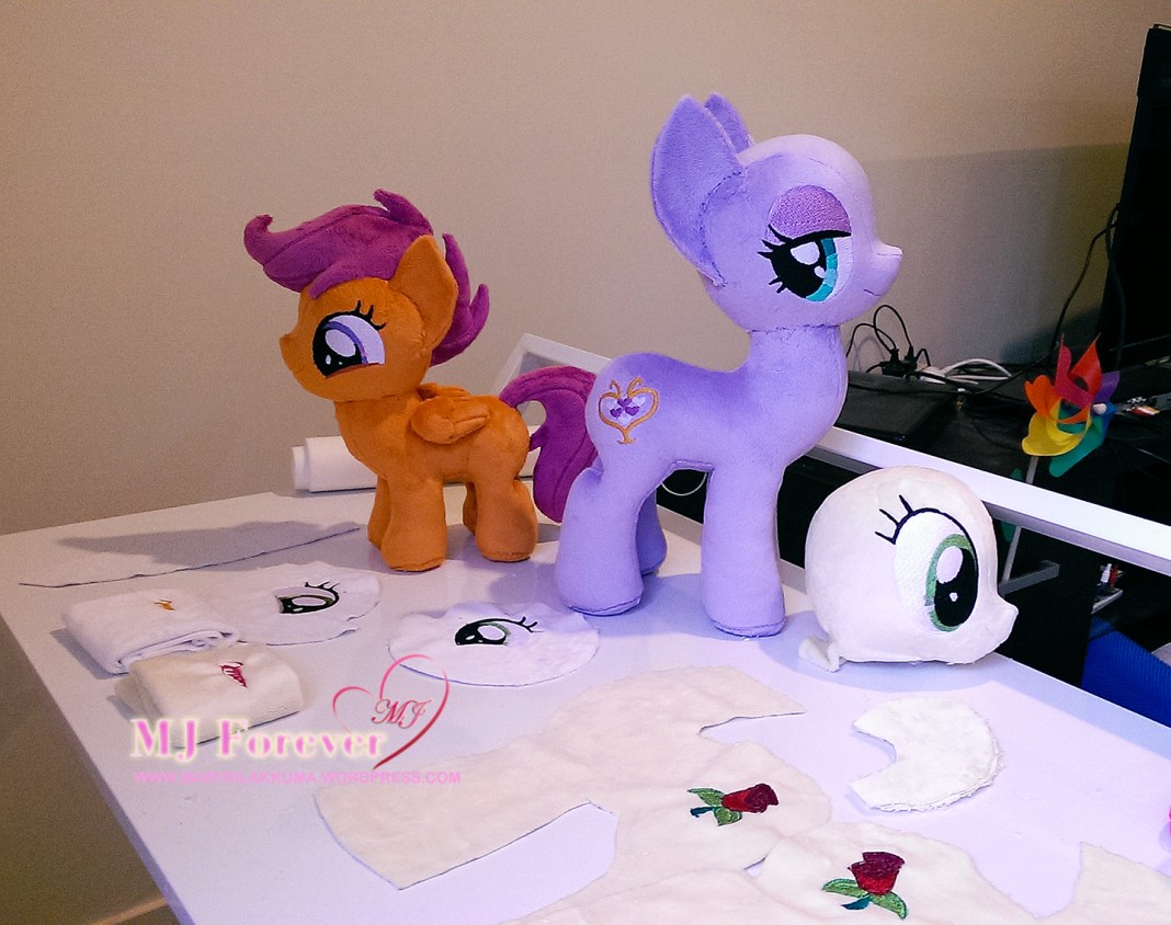WIP pics of my current sewing projects...