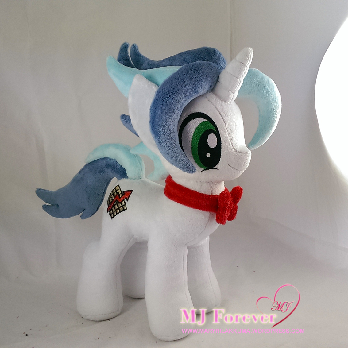 Tax Rise OC plushie (commission) sewn by meee!!!!