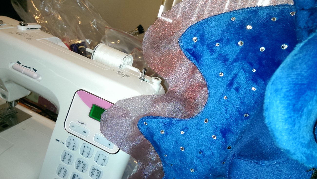 A somewhat better pic of Luna's translucent & sparkly purple organza! ^^