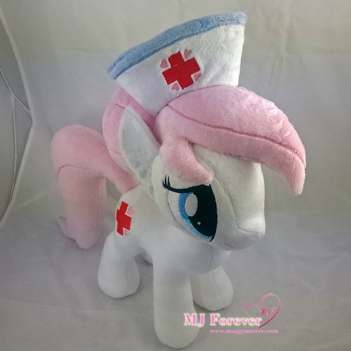 Nurse Redheart plushie sewn by meee!!!