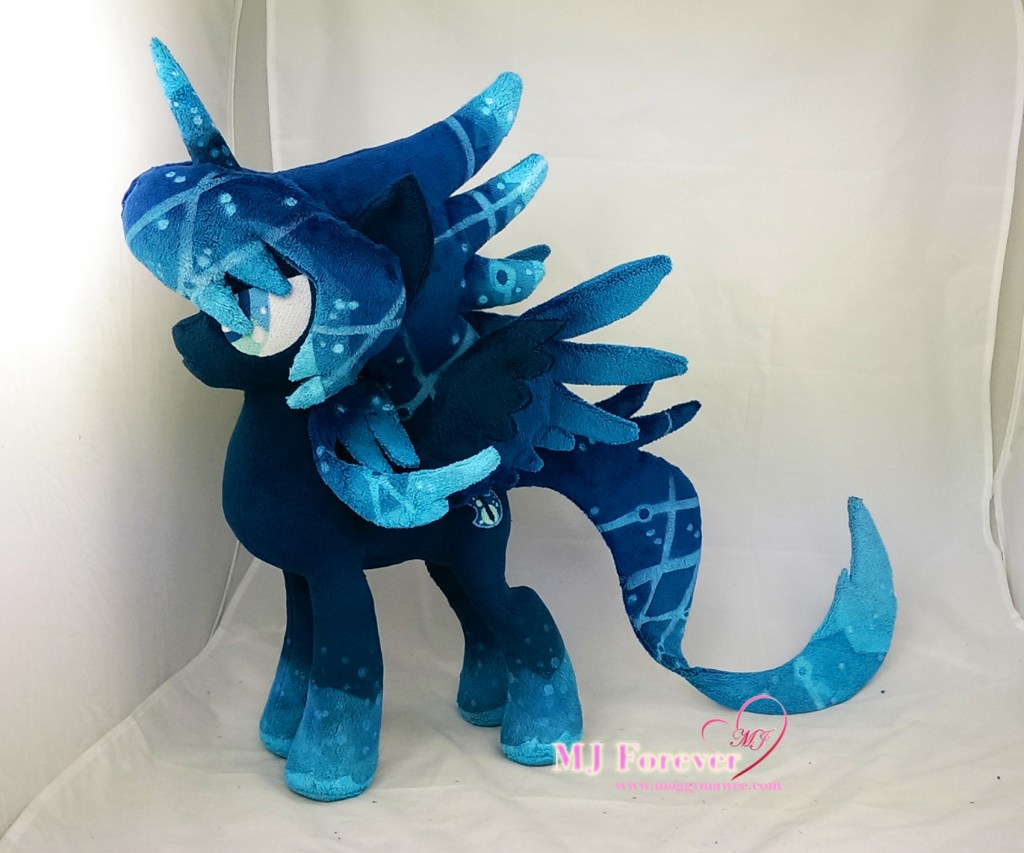 Novalis plushie with removable armour sewn by meee!!!